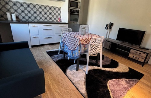 Cenon Apartment | Small house
