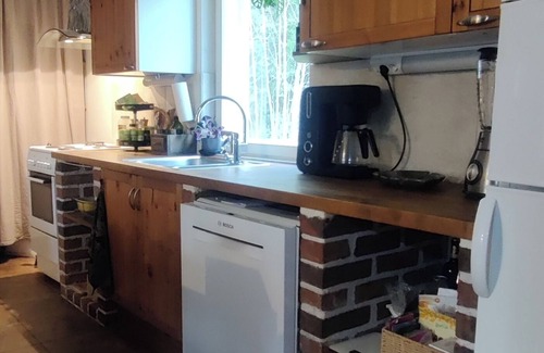 Karkola House | Small pet-friendly house with amenities