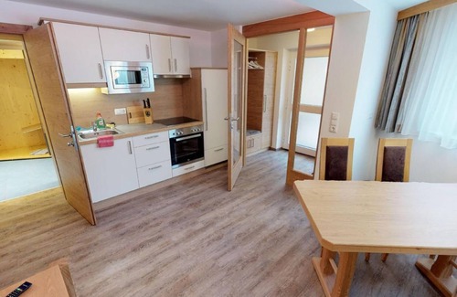 Heiligenblut Bed & Breakfast | Small, quiet double room - Pension-Appartements Bergkristall