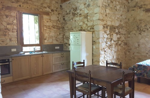 Habas Ski Chalet | Small stone house of the most unusual in the country