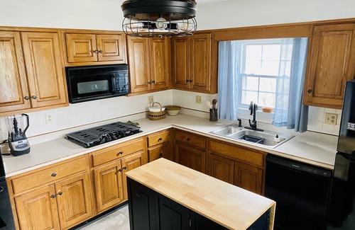 Rockville House | Small town home away from home
