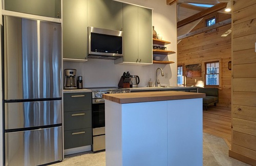 Smallwood Cabin | Smallwood Cabin - New Reno, Fireplace, Hot Tub & Firepit-5 miles to Bethel Woods