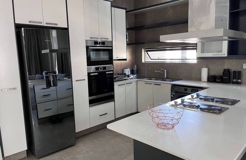 Lusaka Apartment | Smart 2BR w/Starlink, Alexa & Solar | Salama Park