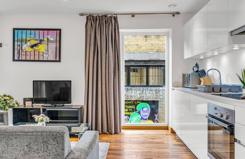 Haggerston Apartment | Smart and sophisticated Shoreditch Square serviced apartments for your stay.