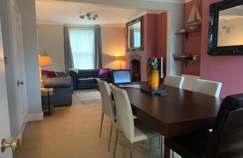 Stalham House | Smart & Comfortable 3-bedroom Victorian house