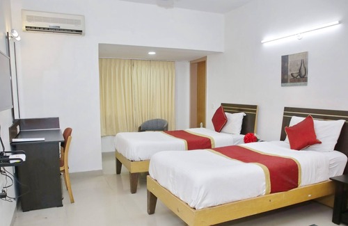 Shanthala Nagar Apartment | SmartStay Private EXE Room in Luxury Apt-MG Road