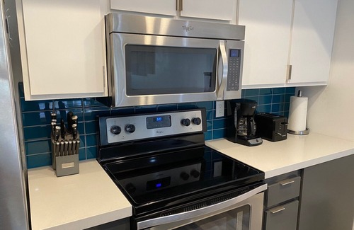 Twin Palms Condo | SmokeTree Raquet Club: Fantastic Views!