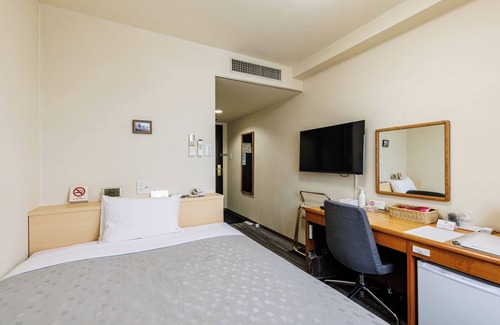 Higashi Ward Hotel | Smoking SingleFree parkingAll rooms semidoubl/Okayama Okayama