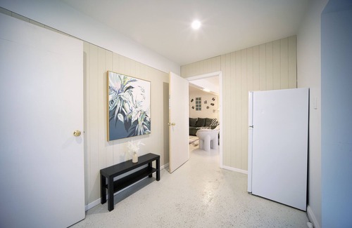 Annerley House | Snacks&Flicks, Cosy Queenslander Kicks-close to PA