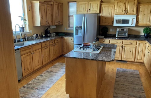 Buhl House | Snake River canyon 2 bedroom house in Buhl overlooking the river & golf course