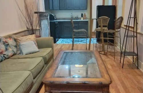 Faubourg Lafayette Apartment | Snazzy Studio Close to Everything