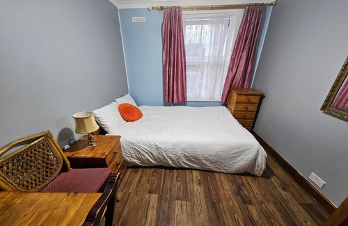 Slough Apartment | SnoozeDen Wellesley Slough Station | Double Room