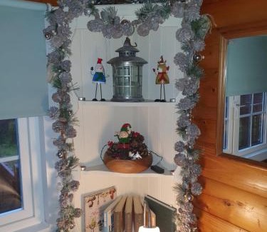 Bronaber Apartment | Snowdonia Escapes # TRANQUIL CABIN with Views, Wi-Fi, Dog Friendly & Parking
