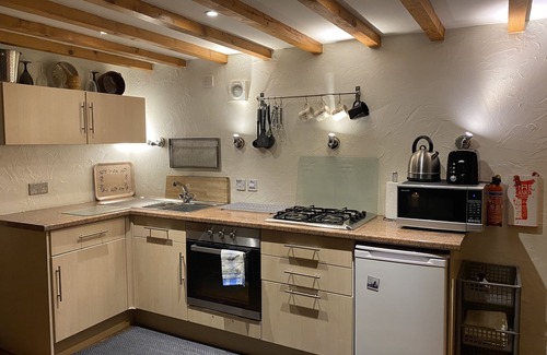 Bangor Cottage | Snowdonia farm cottage/hot tub & Gym