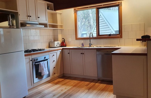 Dinner Plain Apartment | SNOWED INN apartment