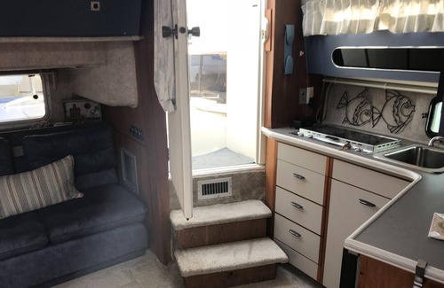 Sturgeon Bay Boat Rental | Snug Harbor Inn - Krazy