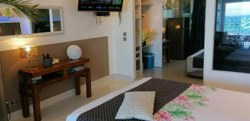 Anse des Rochers Apartment | So Chic
