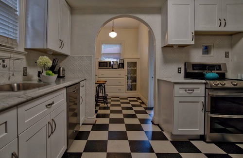 Oak Lawn House | So Cozy meets Luxe in Uptown and Oak Lawn - the heartbeat of Dallas!