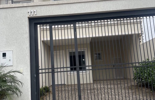 Uvaranas House | Sobrado 3 Quartos ,5 Camas ,3 Banheiros ,2 Garagens