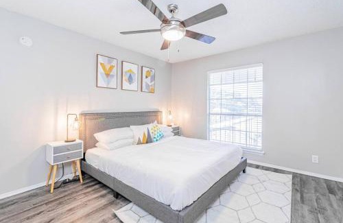 Dawson Apartment | SoCo Chic Apartment Suites Close to Downtown