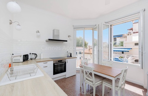Heres Apartment | Soeur-2911-Chaming apartment near the famous Forville market