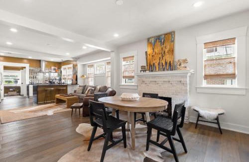 Courier City - Oscawana House | SoHo Serenity - Amazing Home with Private Pool & Hot Tub, SoHo District