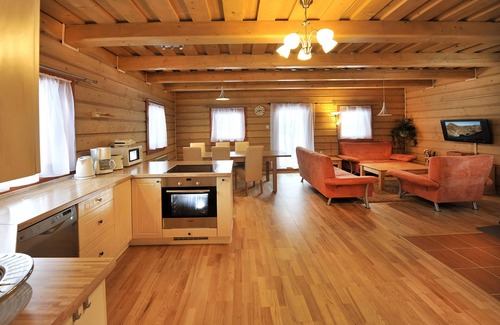 Stredne Malatiny Hotel | Sojka Resort - Hotel & Drevenice