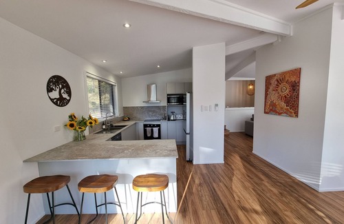 North Arm Cove House | Sojourn at the Cove: Nature escape opposite Heros Beach. Gym, billiards & SUPs