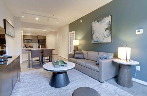 Court House Apartment | Sojourn | Courtland Towers