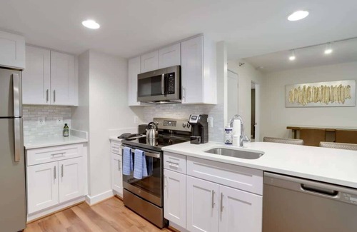 Ballston Apartment | Sojourn | Randolph Towers * NEW