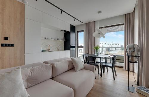 Orlinki Apartment | Sol Marina - Pool, SPA, Wellness, Riverview & Parking by Downtown Apartments
