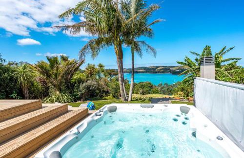 Surfdale House | Sol Spa Oasis - Surfdale Holiday Home