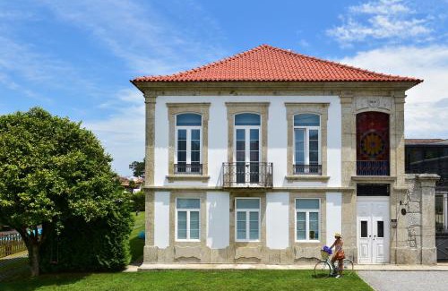 Paco de Sousa House | Solar Egas Moniz-Charming House & Local Experiences