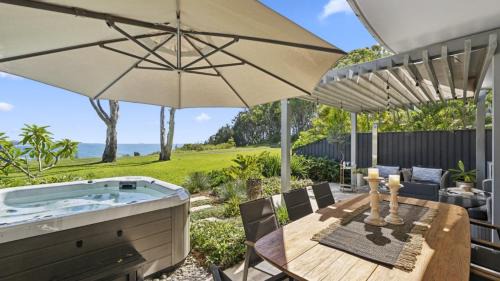Mid North Coast Waterfront House | Solara - Sleeps 8, Beach, Walk To Resorts, Views