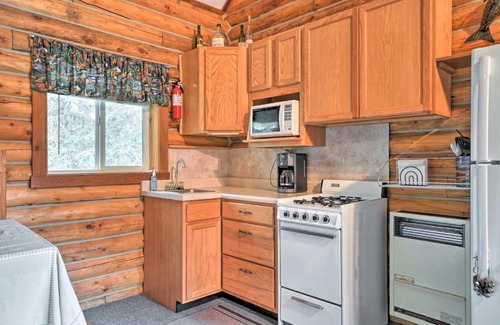 Kalifornsky House | Soldotna Cabin with Essentials- 4 Mi to Fishing