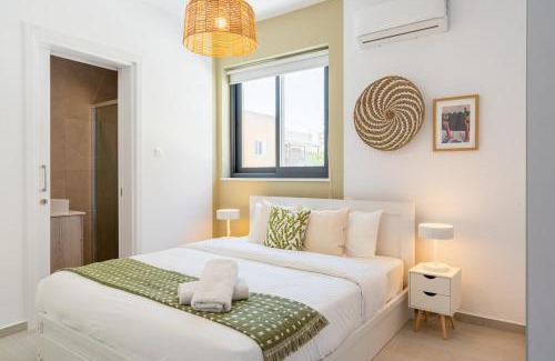 Larnaca Apartment | Solenne - Stylish 2-BR Apartment & Balcony in Larnaca
