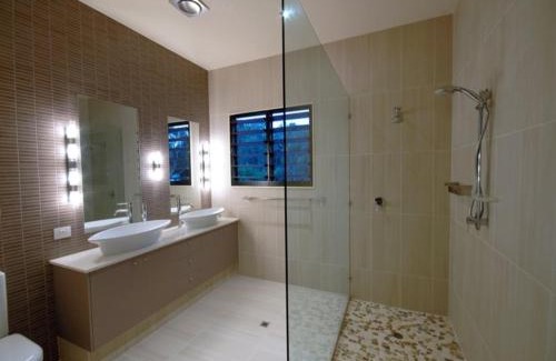 Twin Waters House | Solterra Estate Luxury Sunshine Coast Oasis Close to Airport and Beach