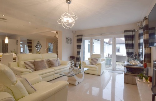 Chester House | SOLWAY, pet friendly, luxury holiday cottage, with pool in Chester