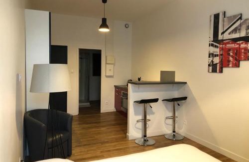 Peronne Apartment | Som-home