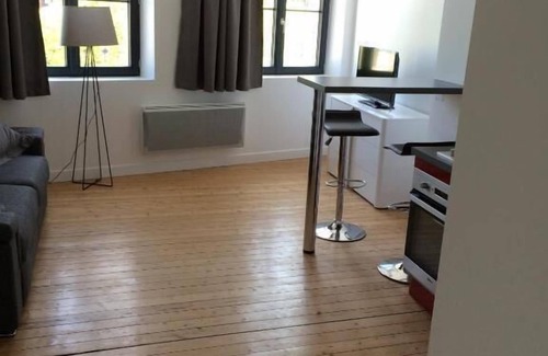 Peronne Apartment | Som'home