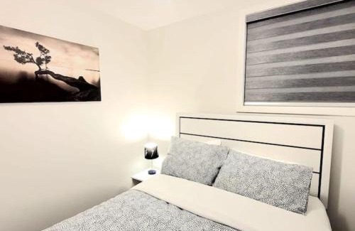 Southeast Calgary Apartment | Somy Suite - Cozy 2bedrom with two queens bed and free street parking