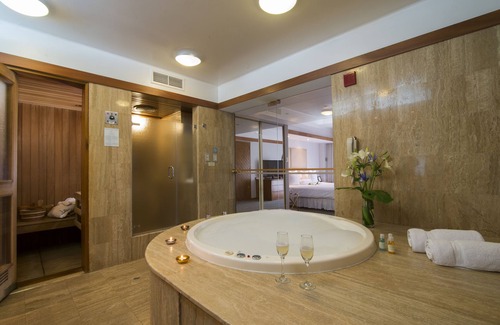 San Isidro Centro Financiero Hotel | Sonesta Hotel El Olivar Lima