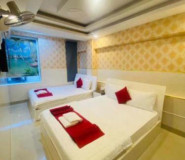 Tan Thuan Dong Hotel | Song Xanh Hotel near SECC - FV