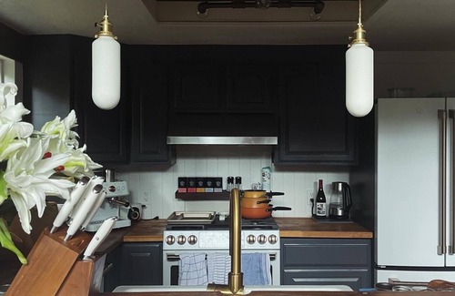 Forestland Cabin | Soothing cabin with WiFi in Oakland