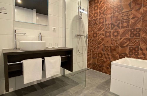 Emmen Hotel | Soothing Stay Near Rensenpark & Nature Reserves | Local & Cultural Attractions