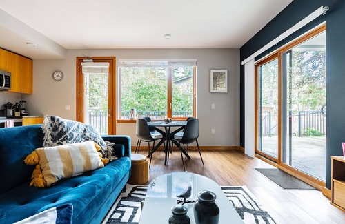 Northwest Bellevue Apartment | Sophari's Apartments in Bellevue