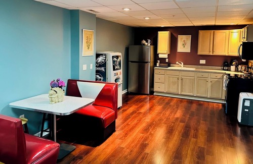 Broomall Apartment | Sophia's Flat B-No Step/Pet Friendly at Quiet & Peaceful Suburb