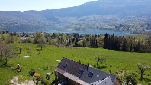 Aix-les-Bains Apartment | SOUKAVATi TOUSBHITA AKANISHTA KEAJRA