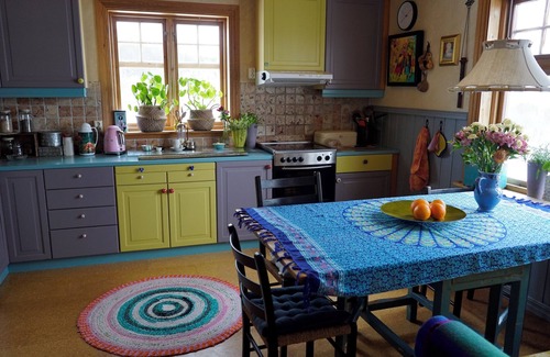 Laukeng House | Soulful, artistic house with a calming aura