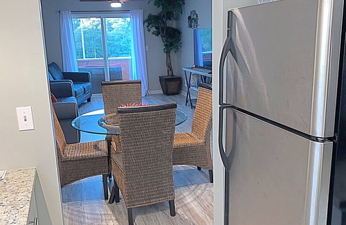 Mary Esther Condo | Soundside 2 Bedroom Condo - Pool & fishing dock